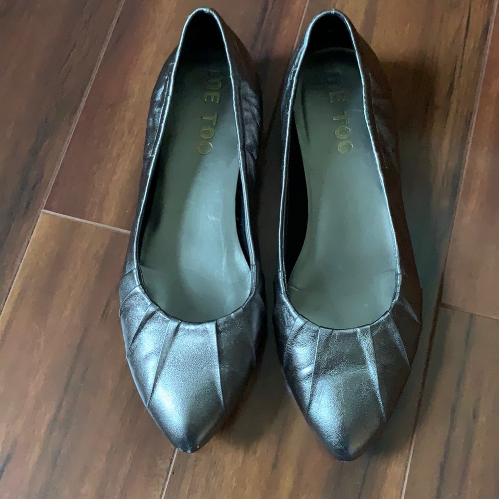 Me Too bronze flats sz 6 GUC
